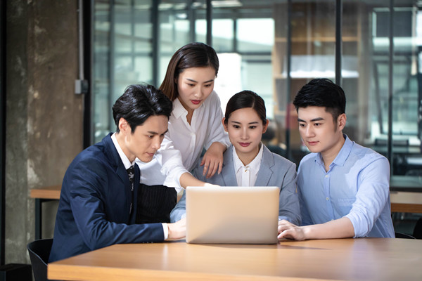 全面薪酬戰(zhàn)略實(shí)施：提升員工滿(mǎn)意度，提升企業(yè)績(jī)效