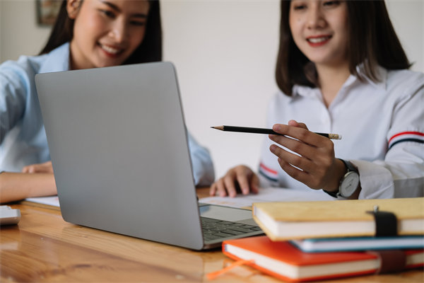 聚焦年度目標，精心策劃經營，計劃引領企業前行