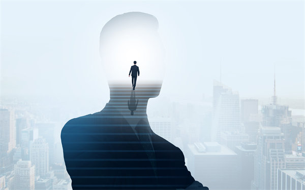 模擬經營，發現企業不足，制定適合企業的戰略規劃