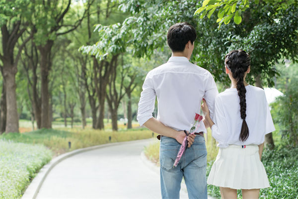 廣東一公司發錢鼓勵員工談戀愛，品牌營銷怎么看？