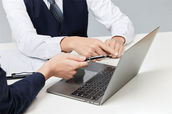 如何通過績效咨詢提升企業(yè)的整體運營效率？