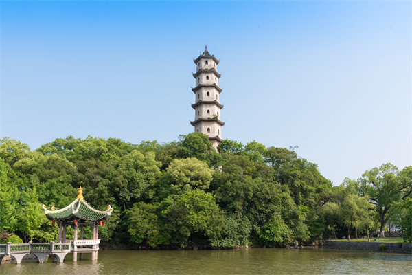 集團(tuán)戰(zhàn)略落地難，溫州集團(tuán)管控咨詢公司如何助力高效執(zhí)行？