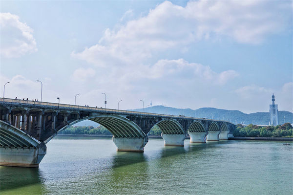 長(zhǎng)沙湘江特大橋突發(fā)大火，組織規(guī)劃管理有何啟示？