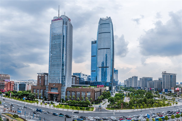 企業卡在增長瓶頸管理老套，東莞管理咨詢能劈開新路嗎？